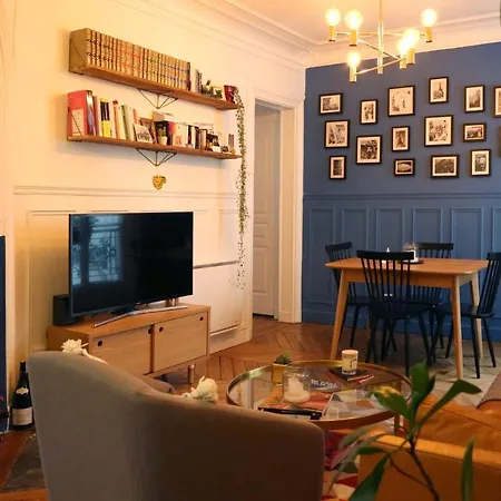 Apartament Charming Apartment In A Lively Neighbourhood!