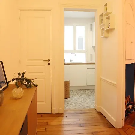 Charming Apartment In A Lively Neighbourhood! * Paryż