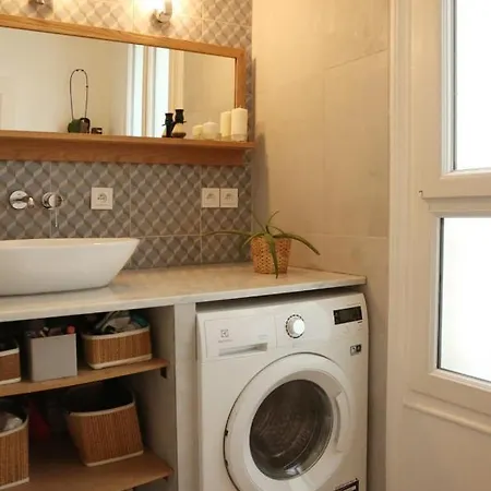 Charming Apartment In A Lively Neighbourhood! Paryż