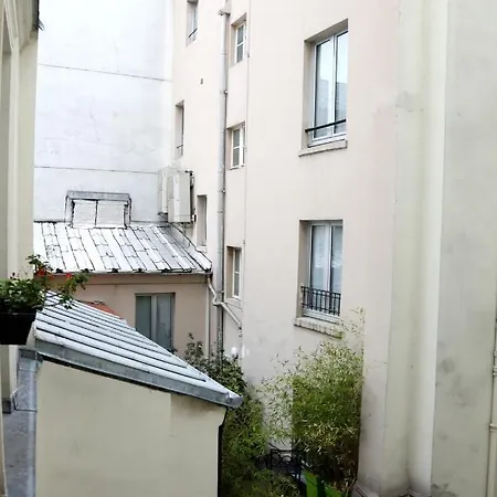 Charming Apartment In A Lively Neighbourhood! Apartament Paryż